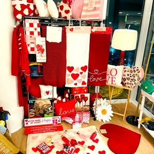 Full Of L❤️VE Embroidered Table Runner White With Red & Pink 💕Hearts